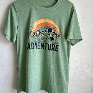 Heather Green Adventure Tee Women's size L Camping Outdoors